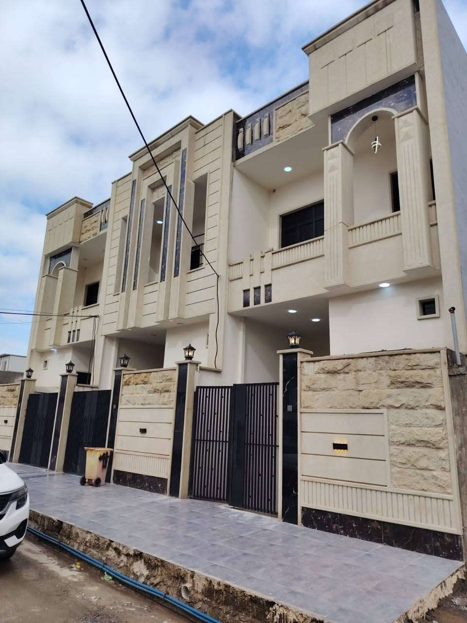 للبيع للبيع للبيع للبيع للبيع
#عقارات_فنر_الحمداني
بيع مستعجل وبسعر مناسب 
دار سكني سند طابو في حي السماح الأركان
 مقابل مدرسة سما الحدباء
المساحة ١٠٠م طابقين بناء حديث اتجاه شروق تام
على شارع ١٥م بناء مهندس
 سند طابو بأسم صاحبه الشرعي
ط١ غرفة نوم وهول واستقبال ومطبخ وصحيات وكراج
ط٢ غرفتين نوم وهول وصحيات وبيتونة
للإستفسار ع السعر الإتصال
***********
***********
مراجعة مكتب البلديات للعقار في حي المشراق فرع مطعم طماطة بلمدخل الرئيسي
