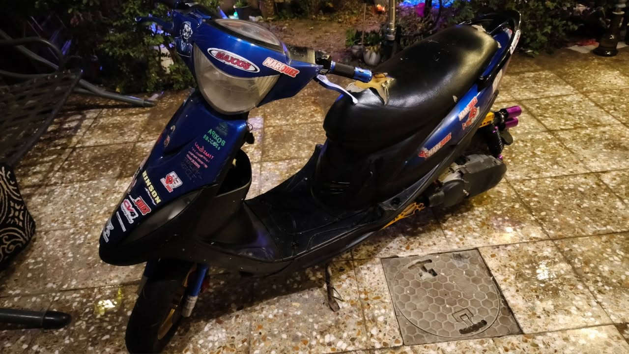 للبيع دراجه نظيفه مجفته مَـرّھٌ وحدها بوشه ريالضي وصلنصه رياضي دراجه حيل حلـِۈۋ‏وھّ ونظيفه شيال رياضي دطتايرات وياله رياضي دراجه نظيفه  رادلها شوي شغلات صغيرها سعرها 800 الف قفل تواصل واتساب ***********
