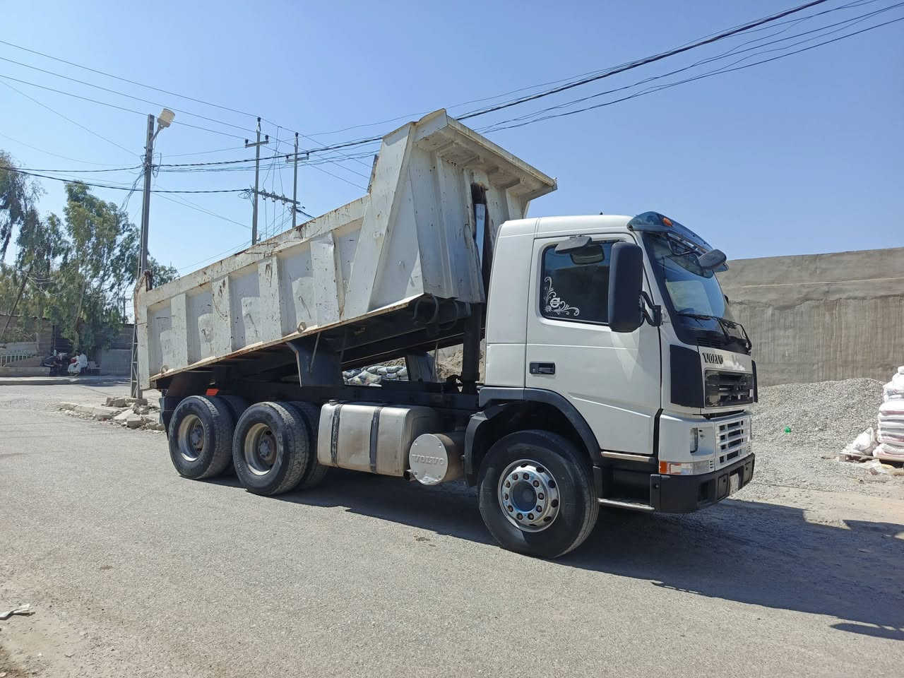 فالفو قلاب مجموعه توبتلاين شاصي بلادي طويل موديل 2001 للستفسار الاتصال على الرقم *********** السعر 215 ورقه
