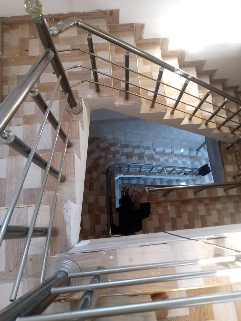 دار للبيع حي الخظراء قرب الرعايه الاجتماعيه السعر75بدون معامله بناء حديث زراعي***********
