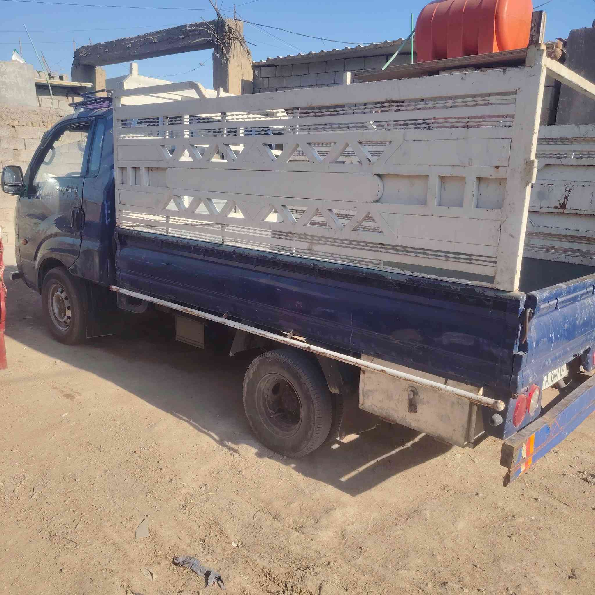 السلام عليكم بنكو ٢٠٠٨ بسمي رقم بغداد كير ومحرك وصدر وطخم تاير جديد شاصي شعار مذكور السنوية سيارة نضيفة لا طخة لا ضربة *********** مكاني بغداد السعر ٨٥ بيها مجال بسيط ملاحظة رقم وسنوية وهزة جديد تحويل ثاني يوم
