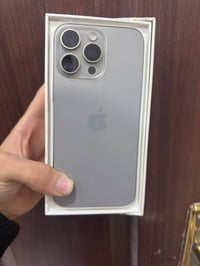 15 برو ماكس للبيع ذاكرة 256  بطارية(84)🔋 مكفول كفالة عامة (مامفتوح) فق...