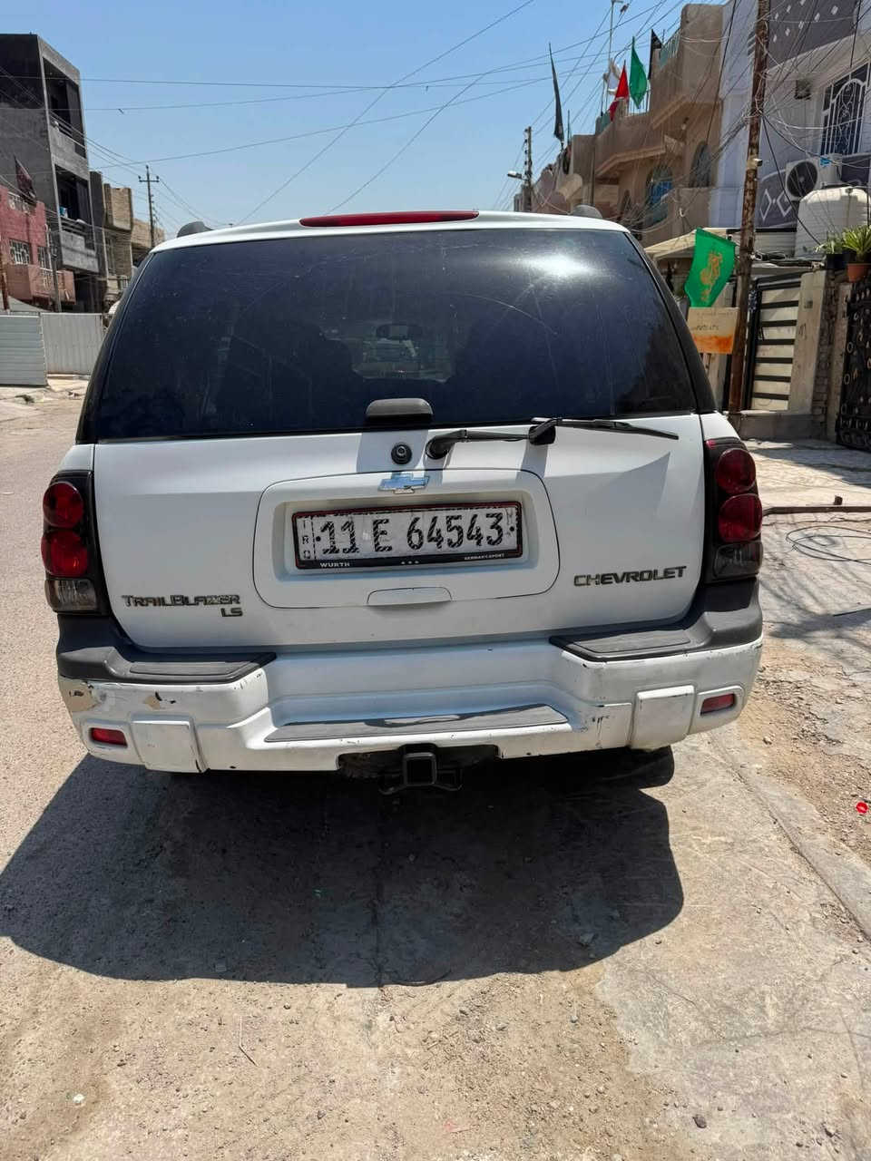 السلام عليكم بلايزر للبيع موديل 2005بسمي بغداد هزة جديدة ماتحتاج هزة كير ومحرك مكفولات المحرك قبق اسود مسوي ادامة كاملة 
تبريد يحتاج كمبريسر  وبيه حادث واني معمره. تحتاج صبغ سعره 55$وهذا رقمي ***********
