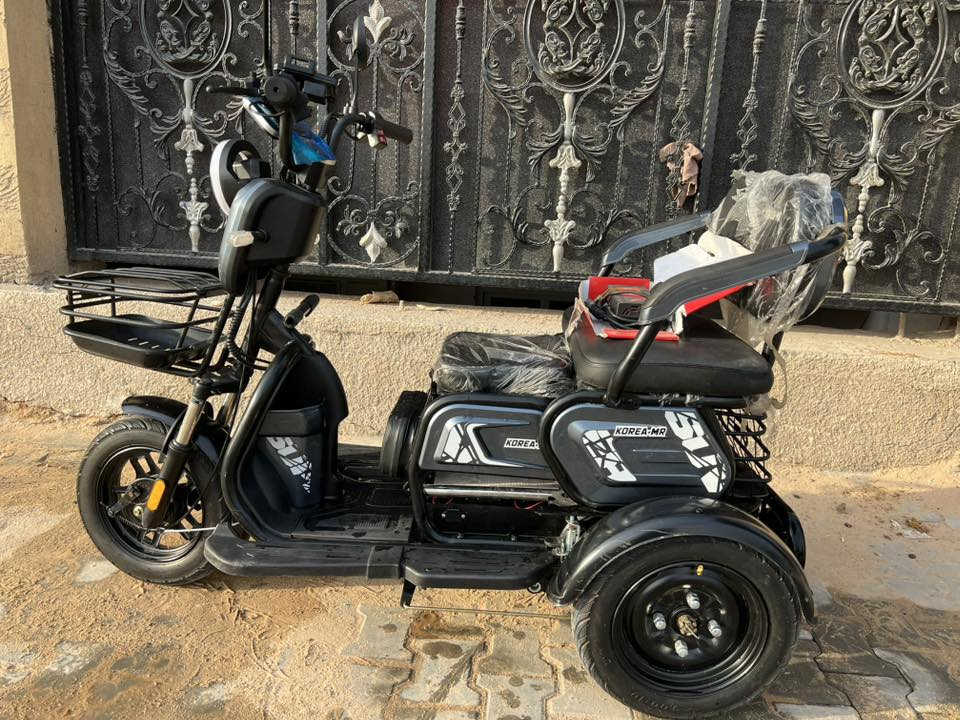 ً
سلام عليكم شباب دراجه ثلاث عجلات اللبيع دراجه زيرو زيرو بعدها استخدامها 10يوم فقط وصل شراء موجود دراجه بعدها زيرو كل غراضها كامله وجاهزه تجي وتفحص وشوف بعينك كل عيب ونقص مابيها. مواصفاتها تخبل 

الموديل 2026
بطاريات 5دبل 
النوع 3عجلات 
السرع 1.2.3
المقاعد 3 ووصير ثنين وصير نفر واحد 
تشغيل عن بعد 
جهاز انذار السرقه 
تشغيل عن طريق الكارت 
بصمات سويجات كارتات كلها كامله 
بريكات 3 بل رجل وثنين بل أيد 
كرسي متحرك 
سله خلفيه وسله اماميه 
اشاير رباعيه
تايرات جوبلس 
بريكاتها بل مكان 
دراجه مشحونه 3 مرات فقط 

اي استفسار اتصال 

***********

العنوان بغداد
