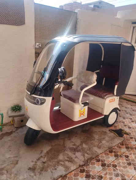 توك توك شحن للبيع سته بطاريه سرعته 60 حقيقي جديد استخدام قليل سعر مليون 600 وبي مجال الاستفسار الاتصال على الرقم ***********
