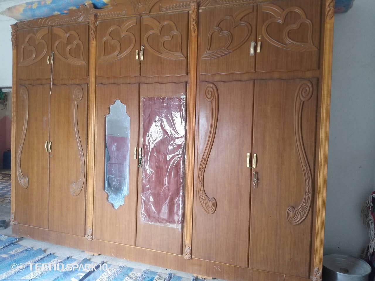 سلام عليكم كنتور للبيع مستخدم 6 بيبان ***********
