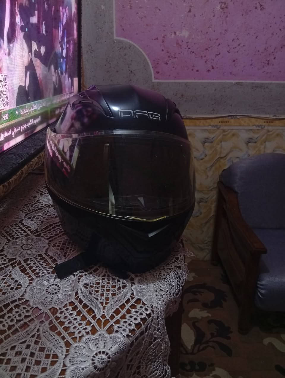 سلام عليكم خوذه دراجه ماركه مستعمله بس سبوع السعر 35 بيها مجال قليل /صندوك دراجه 🏍️ نضيفه بس الباب تعبان السعر 30 و بي مجال قليل مكان ميسان حي الشهداء بلخدمي مال الجسر للستفسار الاتصال ***********
