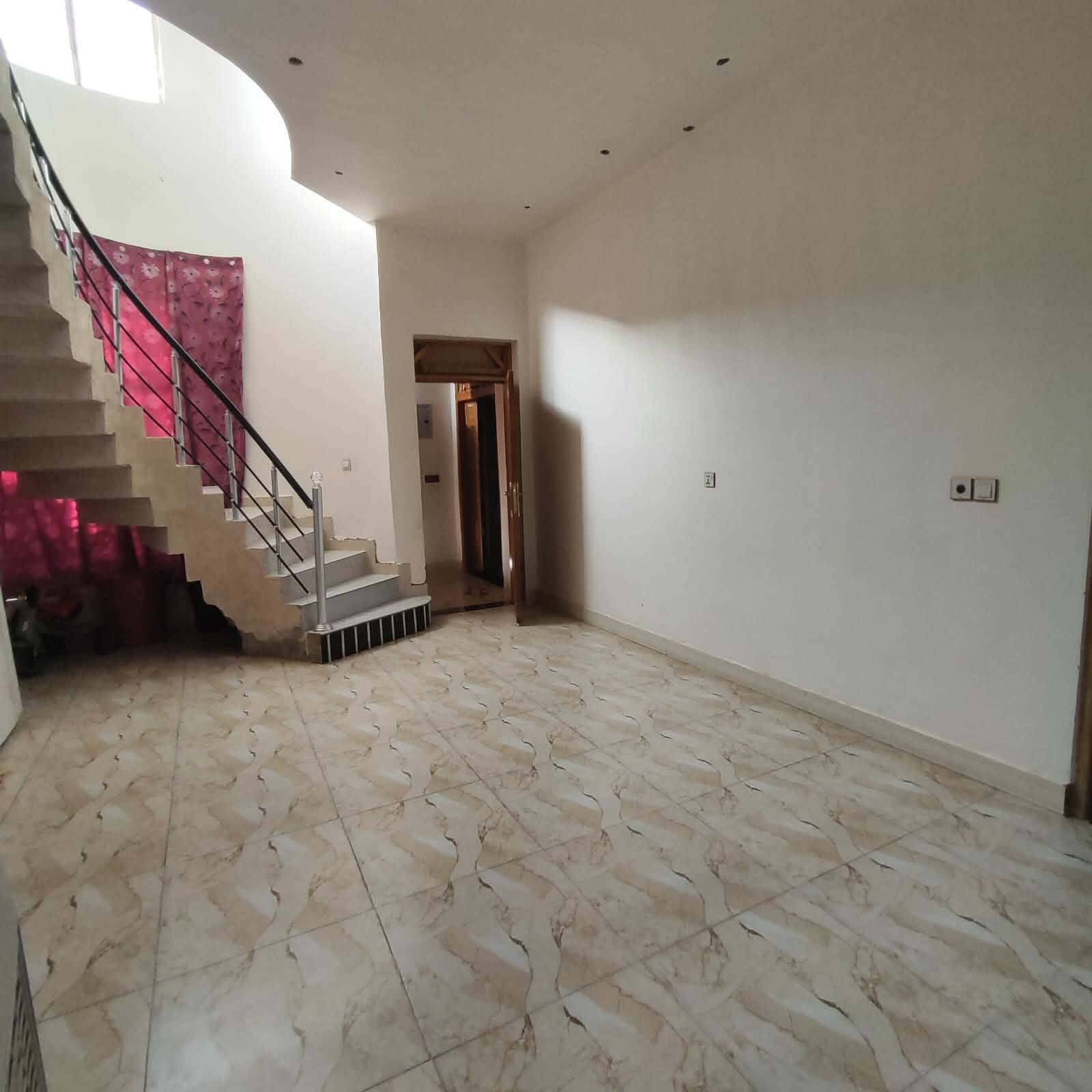 🏠 دار للبيع –📍 الموقع: الديوانيه   حي الزهراء –قرب المستوصف 
 
📐 مطلوب اسكان 34
 
تسديد الشهري  199(ملاحظه تغيير كفيل مباشر)

📐 المساحة: 150 متر(📌موقع ركن على ساحه)

📐الواجهة 10 م × النزال 15

📄 الطابو: صرف

🔹 تفاصيل الدار:
✅ طابقين – بناء كونكريت مسلح 
✅ الكهرباء غير مطلوبة (بوري)
✅الطابق الأرضي:
✅ غرفة 
✅ استقبال
✅ صالة 
✅ مطبخ 
✅ صحيات
✅الطابق الثاني:
✅ صالة 
✅ غرف 2
✅ صحيات
✅البناء درجه اولى شيش اوكراني 
✅ نظام كاميرات مراقبة
✅ سنة البناء: 2022
~~~~~~~~~~~~~
#متابعة_الصفحة
#نستقبل_جميع_عروضكم
———————————————————
🔺#للاستفسار الاتصال ع الارقام
‪***********‬‏📲 

  او مراسله واتساب +964 770 986 0830 📲  
—————————————————————
او زيارة مكتبنا من الساعة 3 الظهر الى 8 مساء 
🔺العنوان:- مكتب بلجيبه 
🔺حي سايدين جامع الرضا بلجيبه يم مدرسه الفجر

