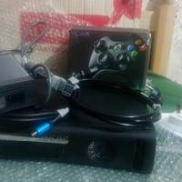 اكس بوكس ٣٦٠ • مستعمل • ١٠٠ لعبة