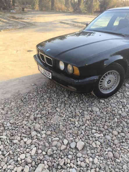 السلام عليكم
للبيع BMW   525 1988  محرك مفتوح 2500 
كير اوتوماتيك 
رقم ديالى الدولي باسمي سياره مكفولة من الضربه والرصعه حداديه جديده مكينه كير جدد تبريد شغال تخم تاير كهربائيات كله بلاد دبل جكمجه  بدون جطلات السياره خير من الله مال جناي 
مكاني واسط الصويرة 
السعر 38 وبيها مجال بسيط 
***********..=..***********
