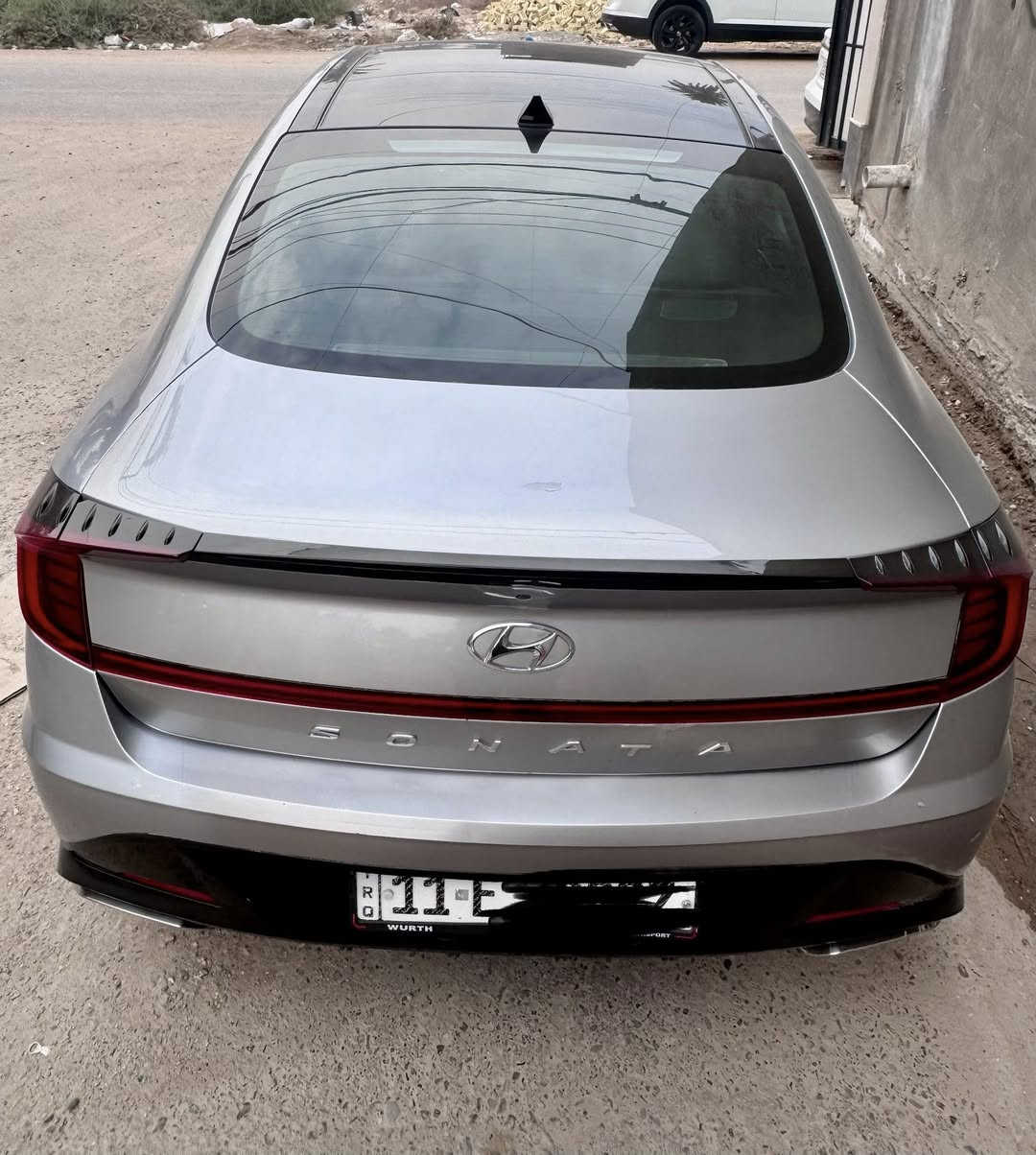 السلام عليكم لبيع او مراوس
هيونداي سوناتا أن لاين (N Line) امريكي
المحرك: 2,500 تيربو 290hp 
سنة الصنع: 2021
الممشى: 95 ألف كيلو 
اللون : رصاصي 
المواصفات: اعلى فئة Nline
- فتحة سقف بانوراما
- حساسات
- رادار جانبي ، رادار امامي ، رادارات جانبية
- نقاط عمياء
- قيادة آلية ، محدد سرعة ، تحديد الخروج عن المسار
- 4 وضعيات قيادة
- شفتات بالستيرن
- تشغيل عن بعد
- اوتو هولد
- سايد بريك بصمة
- كامرة خلفية دوارة
- مقاعد كهربائية ، كنتارا وجلد بختم N line
- تدفئة و تبريد قطعتين
تدفئة كشنات امامي
- شحن لاسلكي
- سستم صوت Bose
- ابل كار بلي و اندرويد اوتو
حادثها: موضح بلمنشور 
 اللوحة: رقم بغداد هزه وسنوية جديدة 
مكانة السيارة: بغداد 
 الرقم:***********
