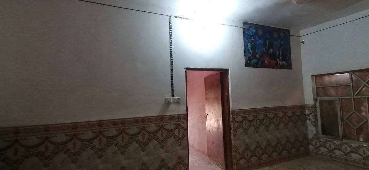 بيت للبيع ابو صخير خلف المشتل قرب مدرسه الغفران السعر 25 مليون وبي مجال للاستفسار الاتصال على الرقم ***********
