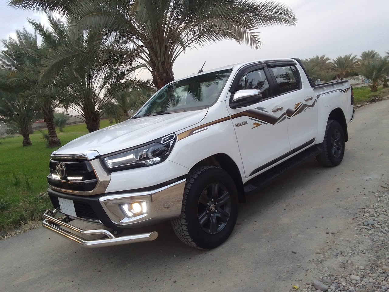 للبيع تويوتا هايلوكس فورويل 2024 رقم بغداد مكفولة تبريد قطعتين تبريد لمس بصمه حساسات 
ماشيه 70 الف السياره بعدها على وضع شركه 
***********
بغداد المشاهده
