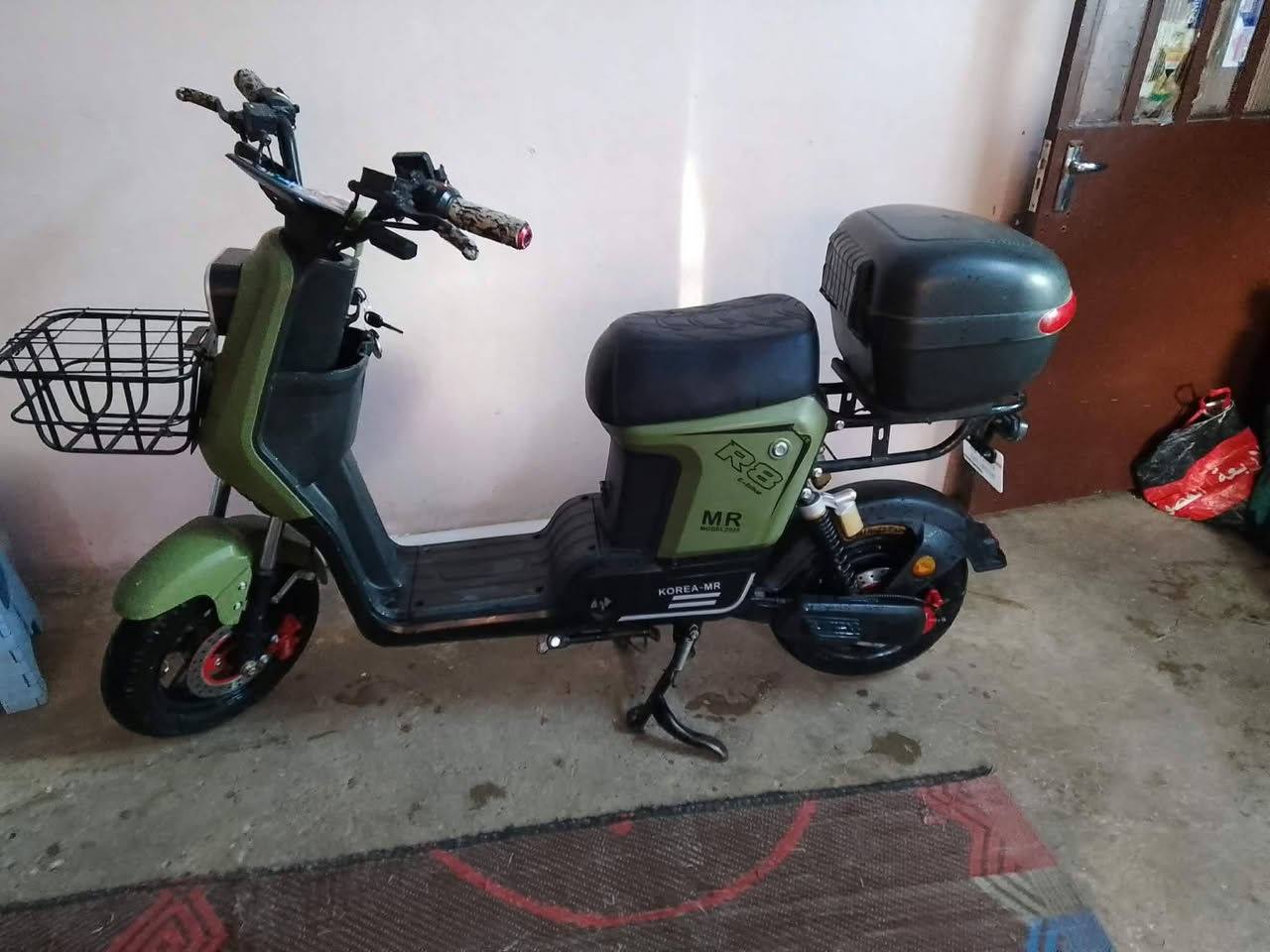 السلام عليكم
دراجة ار 8 
5 بطاريات كبار 
دراجه نضيفه 
السعر وبقيه مواصفات خاص


**إذا كنت صاحب هذا الإعلان وتريد حذفه لأي سبب، رجاءا أرسل رسالة إلى الدعم الفني**