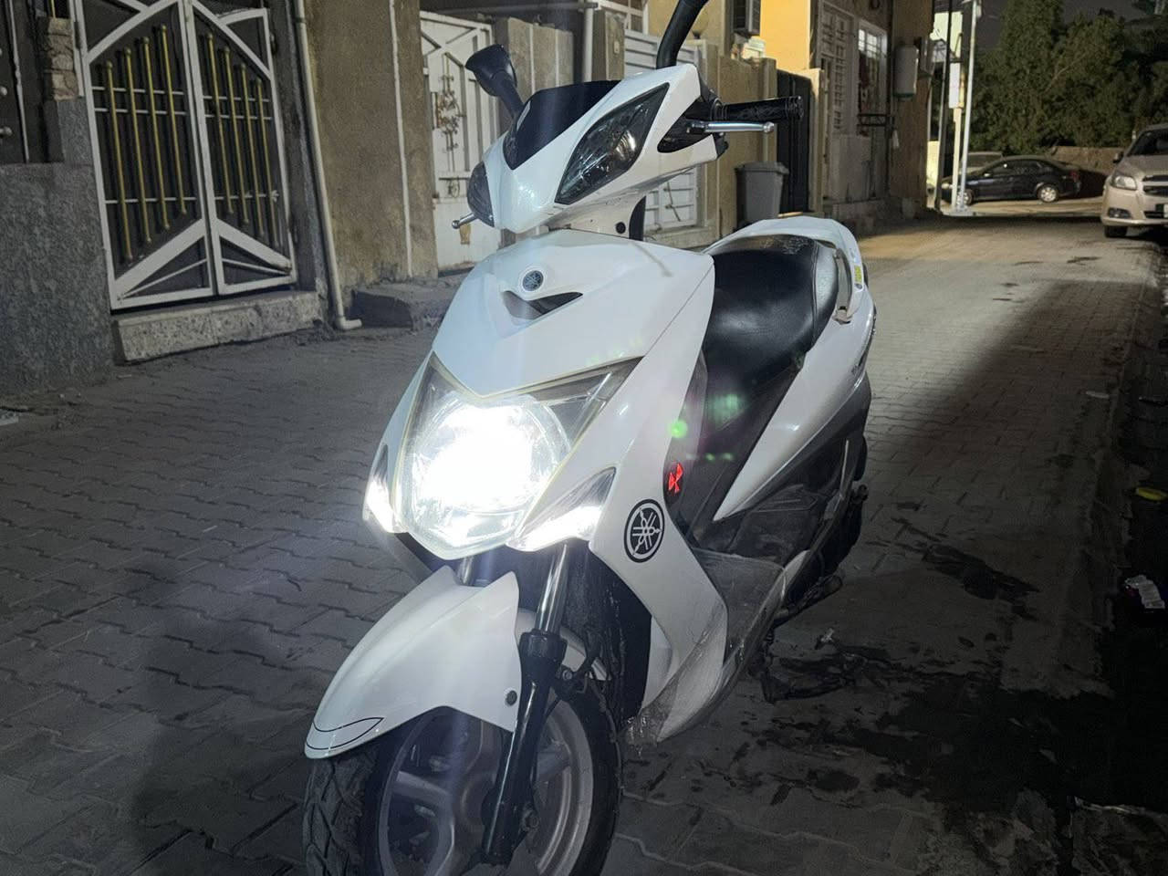 سلام عليكم /سكنس لد طلاعات/قبق نفخ ياباني  /نوزل خطين/مابيها اي نقص مال مزاد دراجه تخبل /مكينه ناعمه شلعه معدل خير من الله نقصها ادامه كلجات /ماشيه 16 الف/سوادات لون بيجي مميز/ اشاير ضفيره كهربائيات كامله / عنوان بغداد البنوك /رقم ***********6/ سعر واحد 500 قفل
