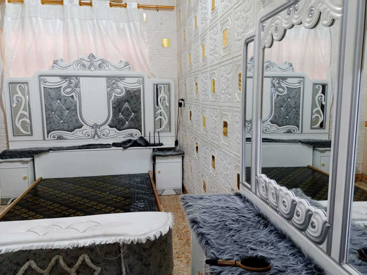 س ع
غرفه اخشاب عراقي مصبوغه ابيض حراري 
نضافته 100 جديده السعر مناسب ميسان المجر الكبير ملحقاته كاملة  
مستعجل على بيعته 

الاتصال ***********
