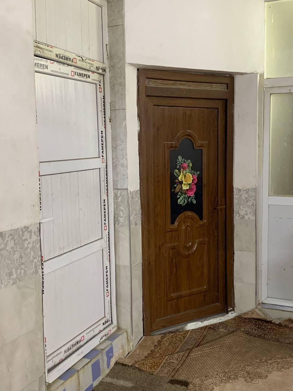 ✅دار للبيع طابو صرف المساحة 200م الموقع كركوك منطقة واحد حزيران قرب جامع الصفا 
يحتوي على غرفتين نوم وهول واستقبال ومطبخ 
وصحيات ودرج داخلي وحديقة وكراج 
السعر 118مليون وبي مجال 
للاستفسار الاتصال
*********** ☎️
 ***********☎️
