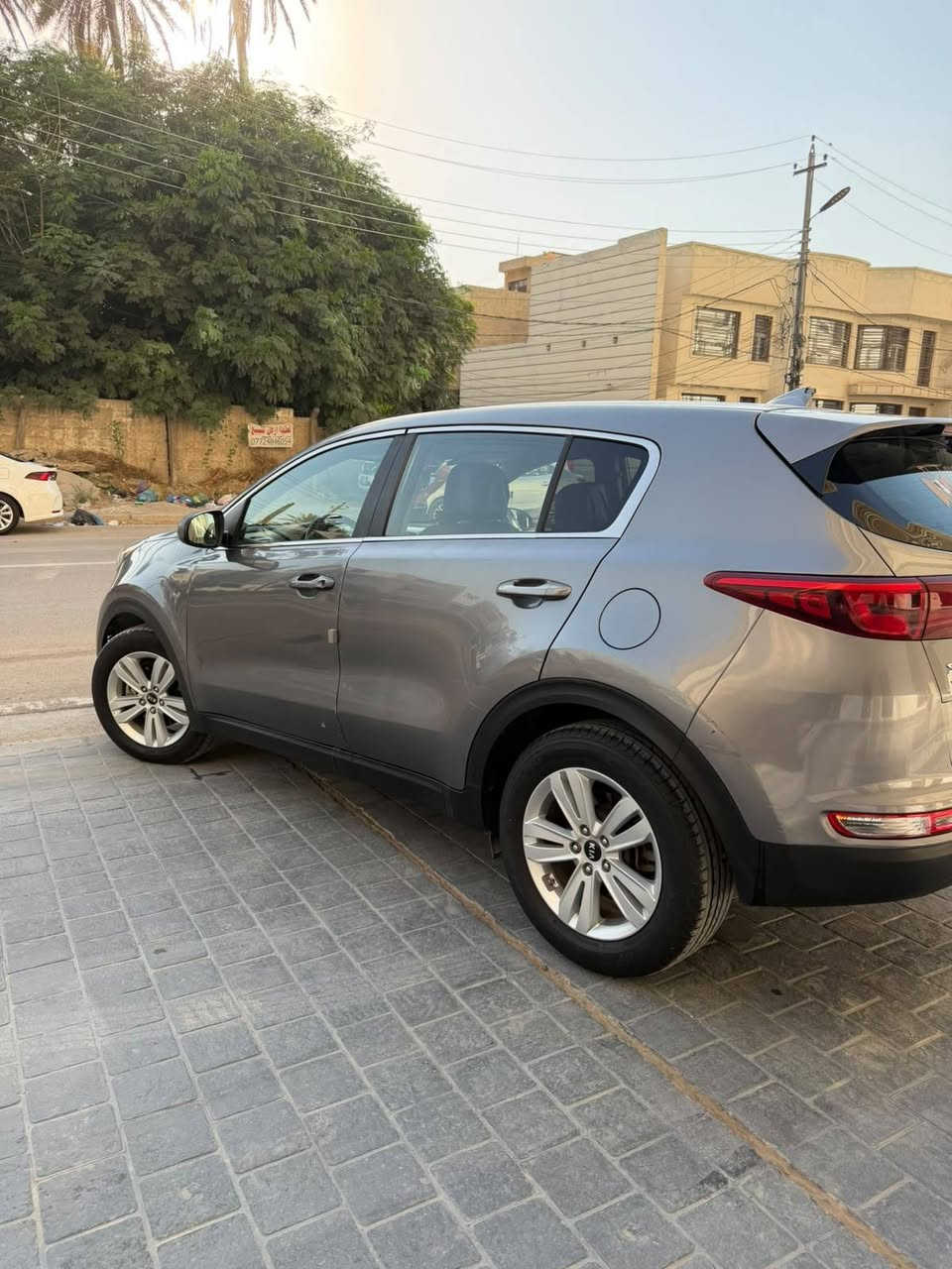 السلام عليكم سبورتج موديل 2018 أمريكي محرك جي دي اي 2400 سياره نضيفه وخير من الله رقم ديالئ مشروع وطني حادثه مرفق بل صور بجم كبس تبريد تتدفئه خير من الله رايده 160 وببه مجال مكاني بغداد المنصور ***********
