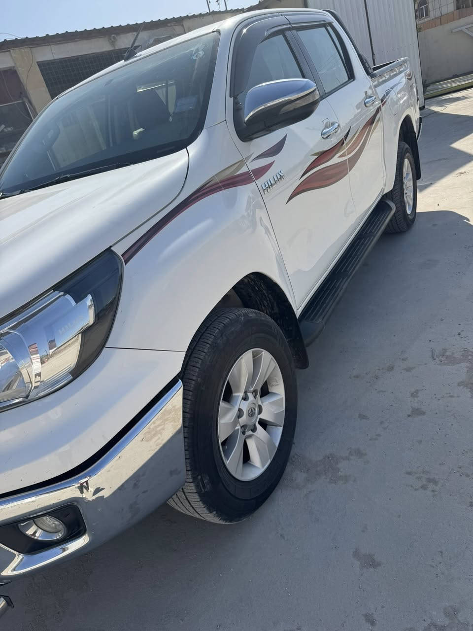 السلام عليكم
تيوتا هايلوكز ساز فول 2020
كفاله بيه شخط بلبدي بسيط بدون  تكحيل
ماشيه ١٤٣
سياره مجدده سنويه ورقم شادله 
قبل سبوع سنويه ٣٠٣١
مصفره ضريبه 
السعر 280بيه مجال بسيط 
***********
