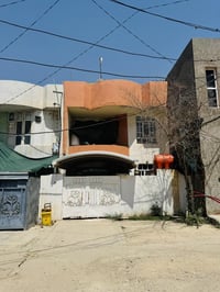 منزل طابقين • خلف كراج البحيرة • ١١٠م