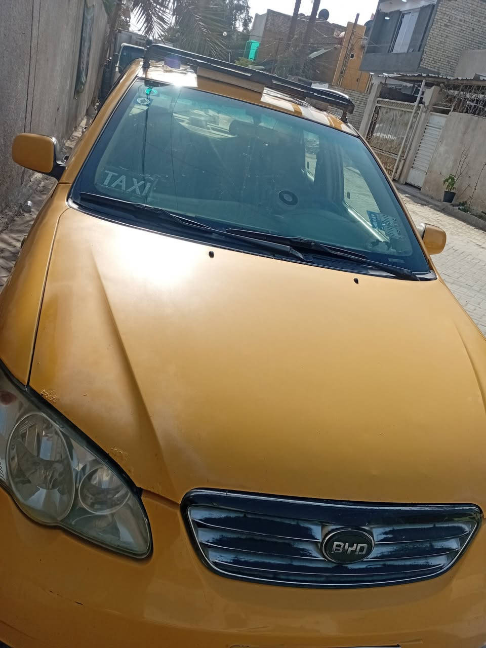 سلام عليكم من رخصة مدير الكروب بيوايدي اف ثري 2011 بسمي رقم دولي بغداد مكينة وكير جدا بيها جبن مشط سعر 48 رقم ***********
