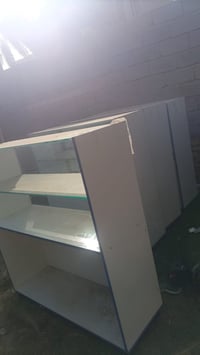 فاترينات للبيع جدد ما مستعملات شهر قيم وأخذ.. 07500184029