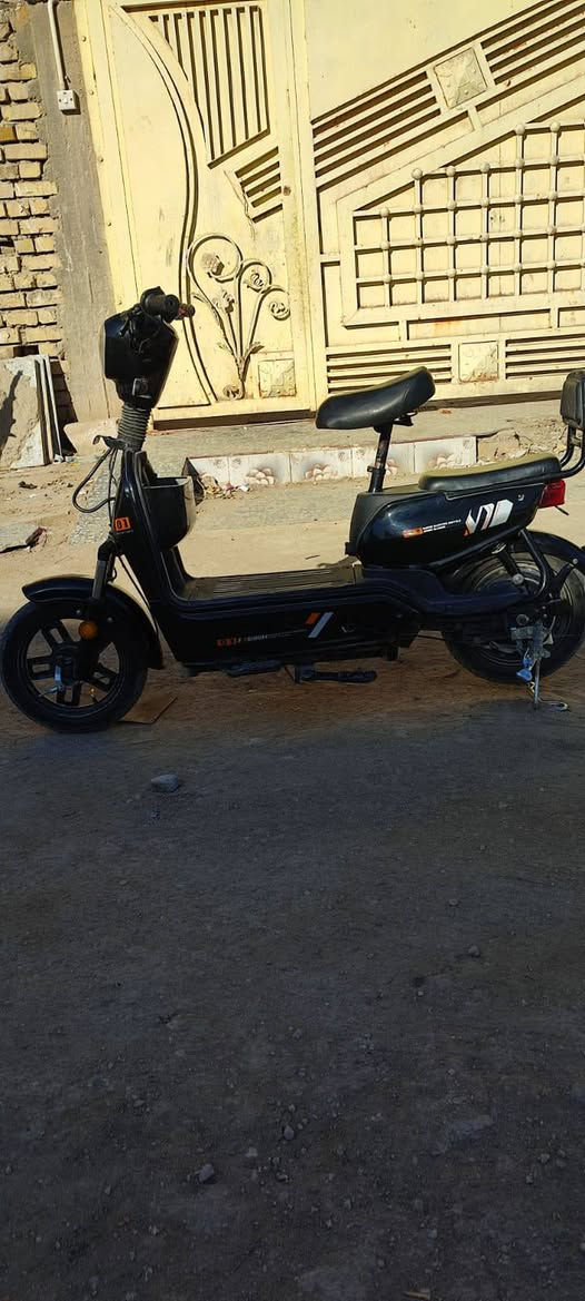 دراجه شحن
شرط شغاله من طول  لطول نضيفه كلش 
ماخذينها 350/  ستخدام قليل 
ب 300وبيها مجال  لشراي   ناصريه مركز /‪***********‬‏/
