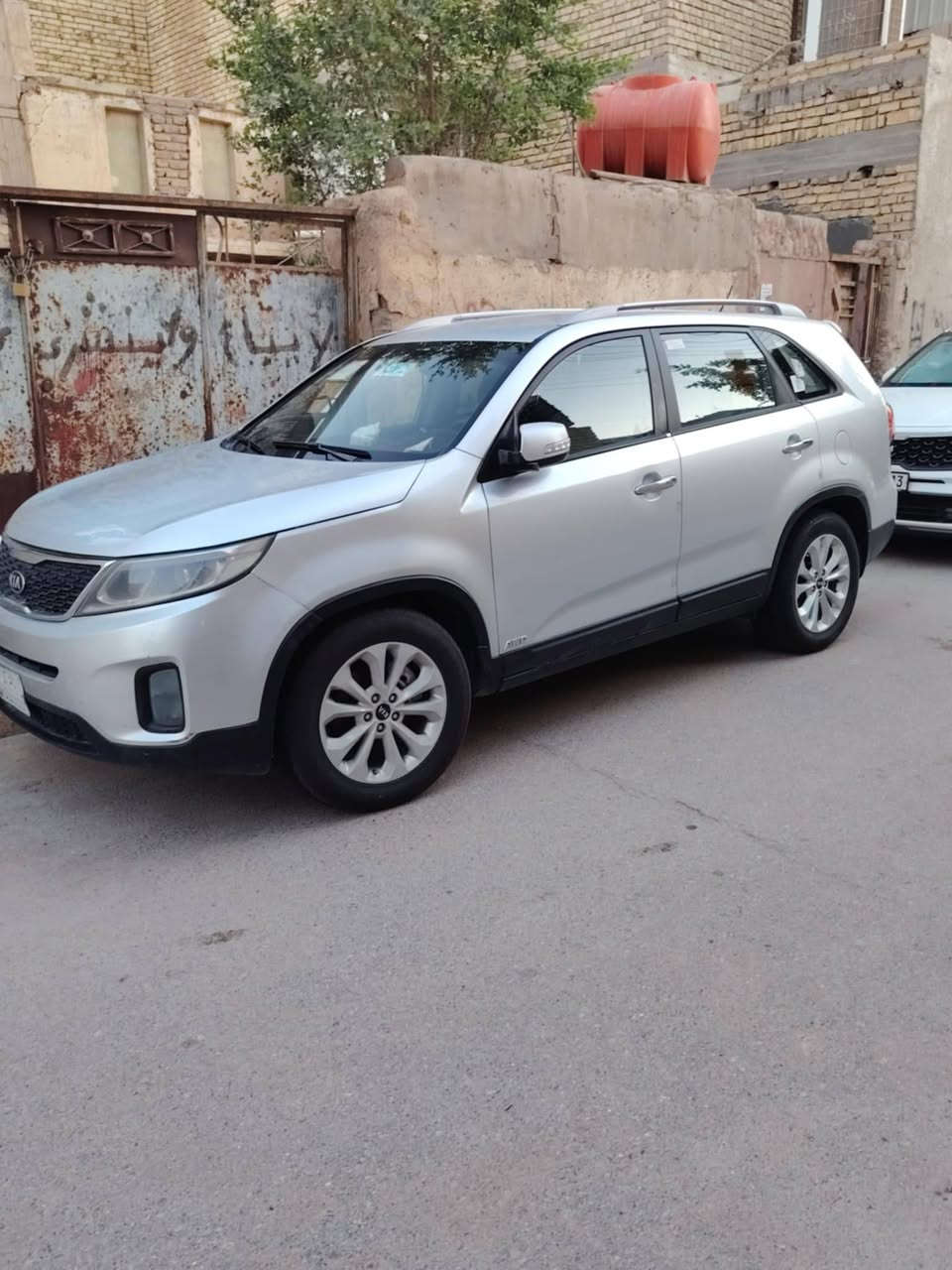 السلام عليكم سورنتو موديل 15 خليجي بسمي سبعة راكب ستة سلندر ماكو سونار *********** السعر 160 بيه قليل مجال مكان الناصرية الصالحية
