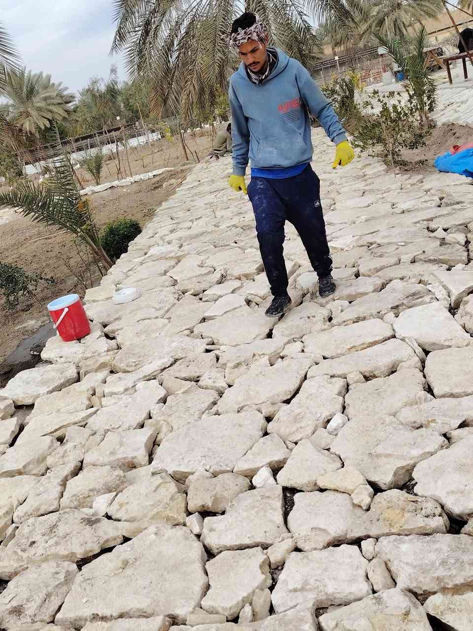 السلام عليكم اخوكم ابو عباس لبناء الحجر كريستا وعمل والاستفسار على هذا الرقم *********** ************
