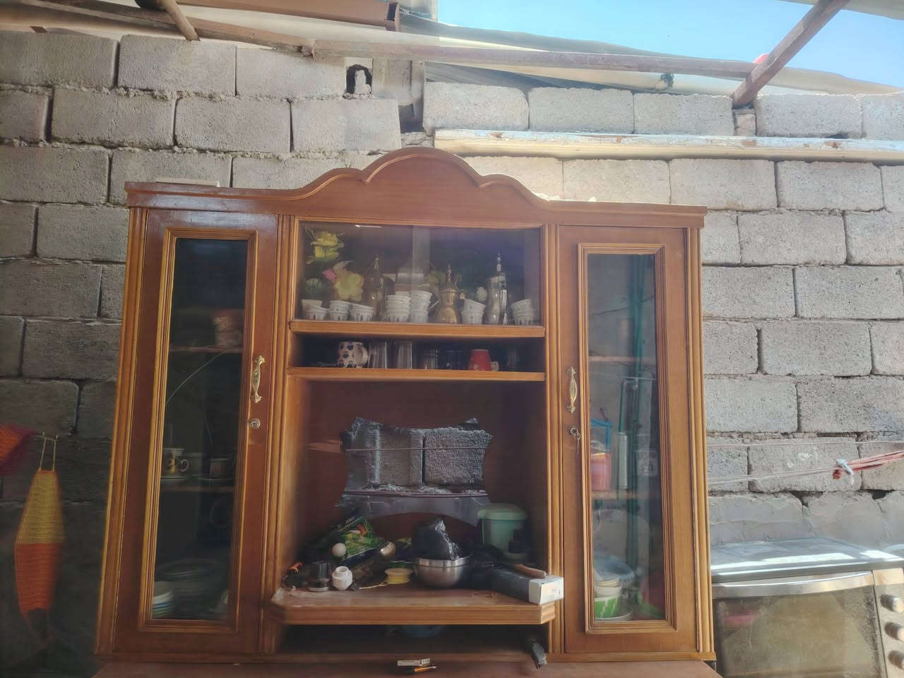 فوفيه مع معرض طابقين للبيع المكان بصره حيانيه ***********
