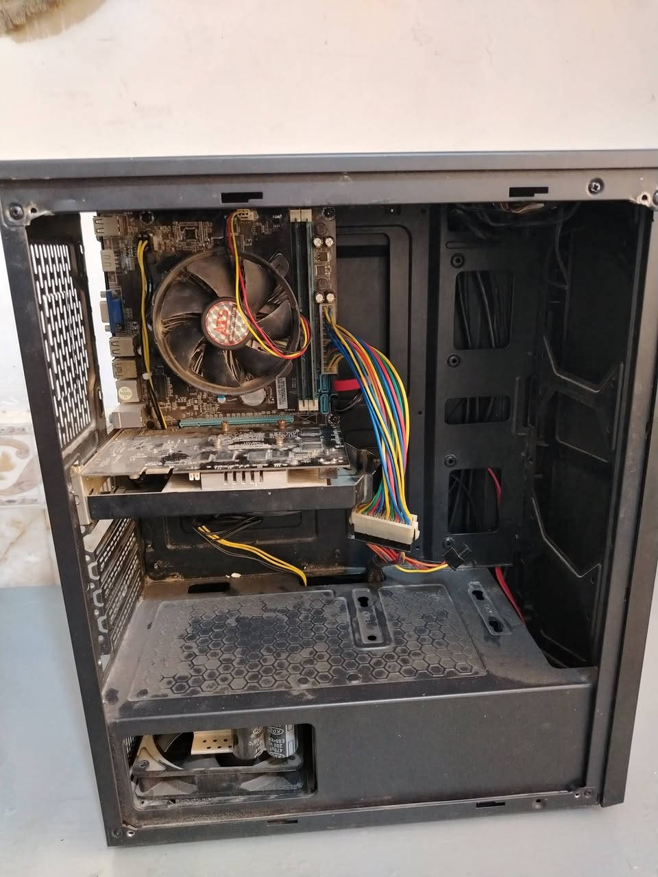 حاسبة دسكتوب

core i5 جيل ثالث

رامات ddr3

هارد hdd 120gb

9500gt كرت

السعر 110 الف
توصيل متوفر


**إذا كنت صاحب هذا الإعلان وتريد حذفه لأي سبب، رجاءا أرسل رسالة إلى الدعم الفني**