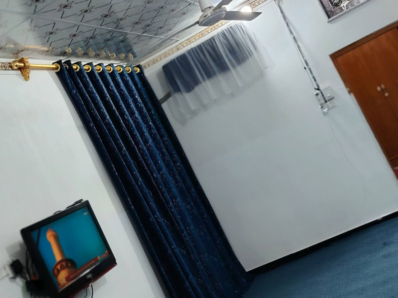 بيت ١٠٠ متر شارع ١٥ متر مكان مميز حي ميسان منطقه ٣٥ طابق واحد يحتوي على غرفة وصاله ومطبخ واستقبال وصحيات داخليه وخارجه بدون تشاريف بيت والاستقبال عوزه بياض فقط

السعر ٩٥
للاستفسار الاتصال ع رقم ***********
