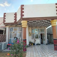 بيت للبيع مساحته ٢٥٠ في حي الزهراء حي شمر يتكون من عرفين نوم واستقبال ...