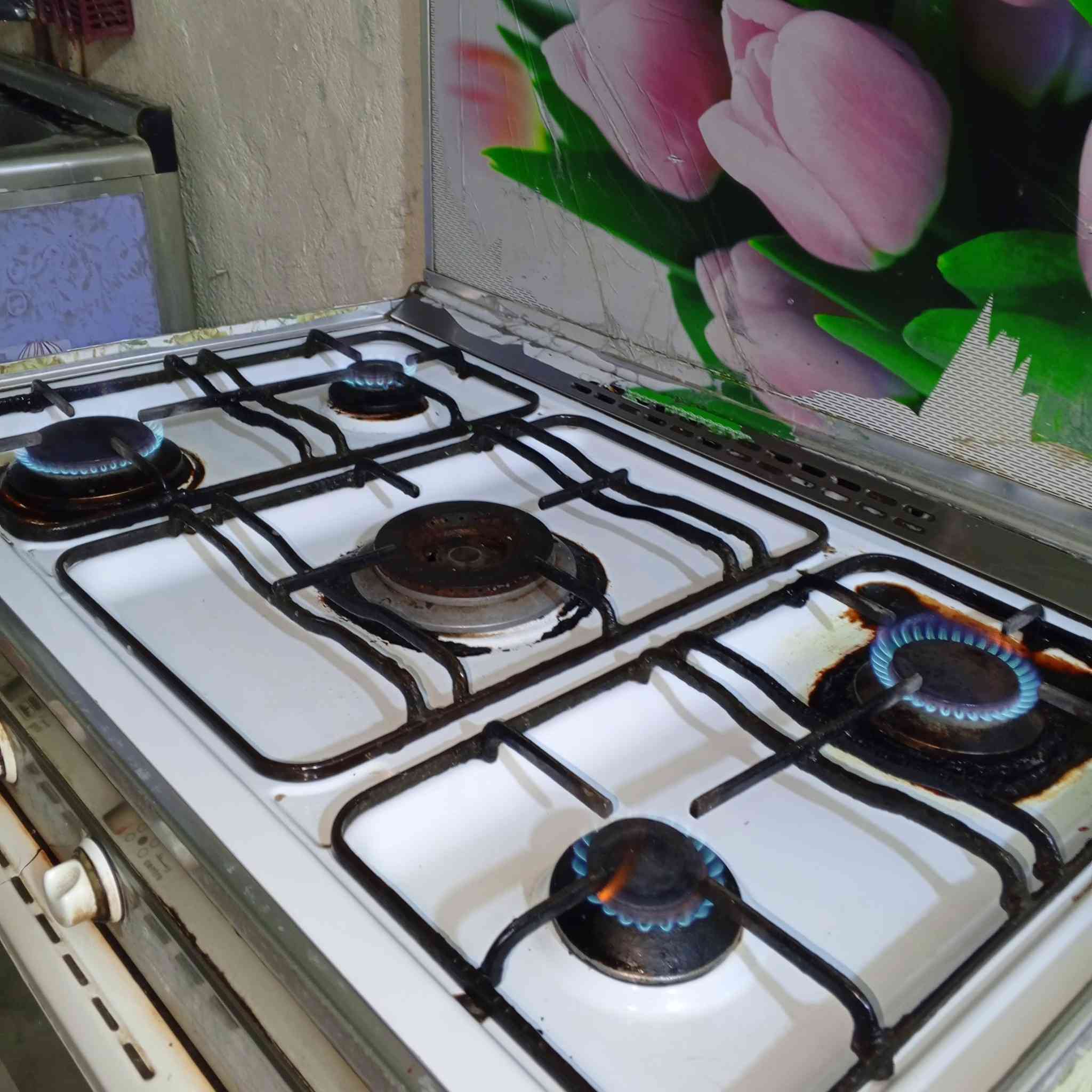 السلام عليكم
طباخ كامل للبيع العيون كلهة تشتغل بس الفرن الجهة العليا ماتشتغل السعر 125 وبي مجال للتواصل رقم واتساب ***********
