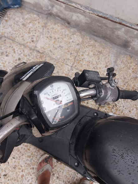 السلام عليكم للبيع ماكس بوليس  
ومكينه مكفوله  كابريتر بلادي  اوراق كامله كله مختمه السعر ٤٥٠ والمكان بغداد البلديات وهذا  *********** 
خاص ما جاوب
