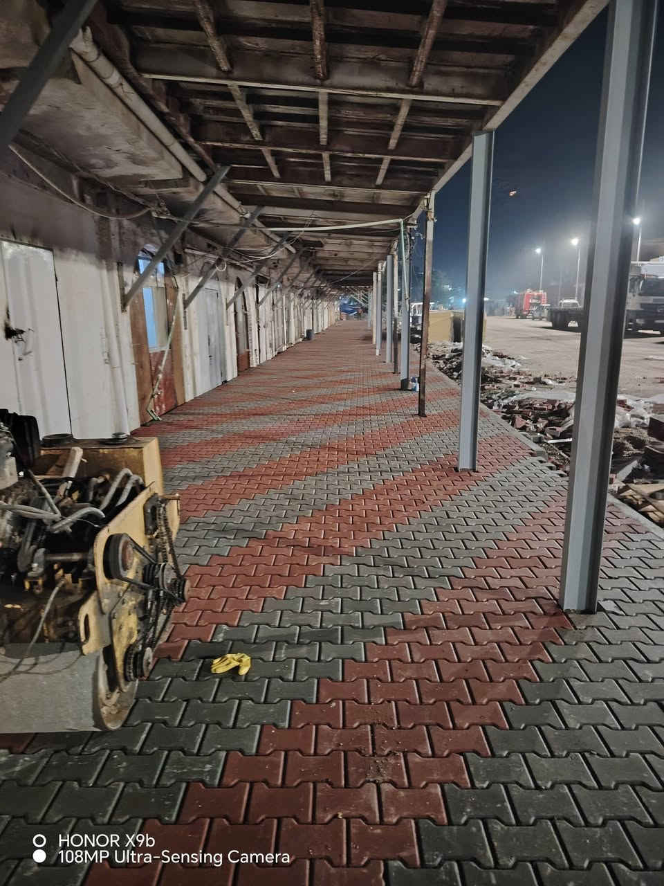 *********** عمل جميع انواع المقرنص والرصيف نشغل جميع المحافضات شغل درجة أولى تسليم مهندس
