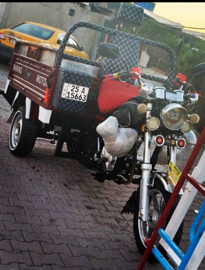 يا ألله..السلام عليكم شباب ستوته شاخوان/فحل عالي قلاب/
موديل 23 مرقم/عليها محرك 25 صفر كاتم/ركَبه وشاصي بالشرط/كهربائيات كلها شغال/دبلات ابو الختم حفر/هندبريك سحب/ رقم انكليزي سنويه عظم عاج لحد2031/ تاخذها ومتباوع وراك هلكد نظيفه/
وجبه اولىٰ ولكَطه👌أنظر باوع دحج😅
السعر مليونين و700 وبيها مجال للطيبين ***********
