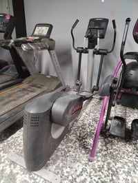 اوبتكل للبيع العنوان بغداد 07714878218 السعر ٣٠٠دولار