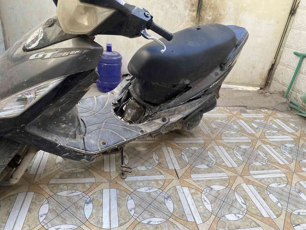 سلام عليكم دراجه نضيفه كلشي ما بينا اتماتيك كهربائيات كلهن شغالات العنوان النجف الاشرف. رقم الهاتف ***********
