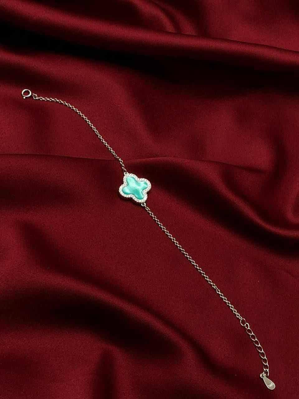 ❤  هدايا عيد الحب ❤
#احجز_هدية_لاحبابك_بمناسة_قرب_عيد_الحب
هدايا للزوجه للصديقة للاخت للام للنجاح للعياد ميلاد 

كما يوجد 
(#ميدالية_بروش_طفال_اسماء_حسب_الطلب_بروش_سبحهالنقش_على_حسب_الطلب🦋❤️
فضةً عيار (925)💍✅

كما يوجد طلاء ذهب عيار ٢٤

(( عررض خاص لما تطلب اكثر من قطعتين ))📣🔥
يوجد توصيل الكل المحافظات
زورو موقع المحل
مجوهرات وفضيات علي عصام 
واسط/قضاءالحي/سوق الصاغه مقابيل الصايغ حسن هداب موجود واتساب 
***********
