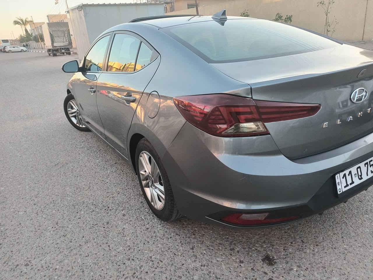 السلام عليكم النترا 2019فول مواصفات 1/1=EX سبورت ،،،،،،ما عدا الفتحه رادار جانبي توقف ذاتي بصمه تشغيل بصمه ابواب اناره ترحيب اضاءه يدات باب حساس خلفي رقم بغداد انجليزي سنويه جديده هزه جديده تحويل مباشر محرك 2000 دوش كير اي تي المرغوب سنويه اصدار جديد تاريخ النفاذ 2027  ماشيه 150حقيقي مواصفات شاشه كبيره لمس تدفئه كوشنات تدفئه مقود لد امامي زنون بقلايد ليد 3 دي دائري نظام ايكو تقليل صرف نظام اي بي اس مانع منحدرات حساس ضغط الاطارات تخم تاير جديد كوري ويل كب كروم حجم 17 صبغ قطعتين فقط مكان السياره كربلاء السعر 128 تليفون ***********  صور الحادث داخل المنشور
