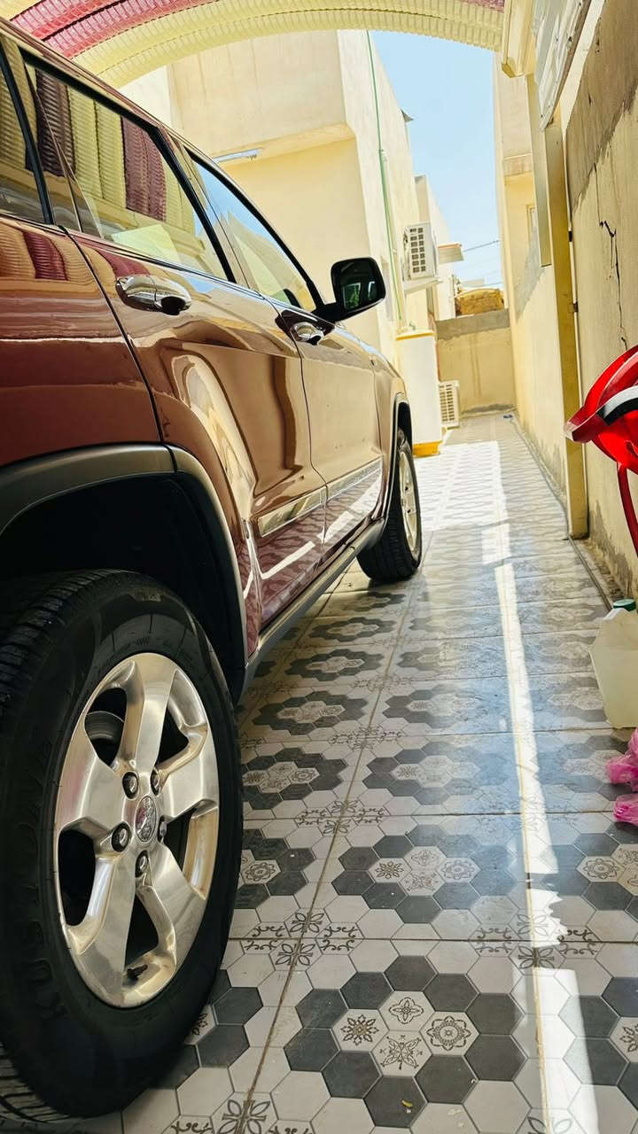 السلام عليكم
جيب 2013 خليجي ليمتد بلص (جگات)
فول مواصفات للاخير 1/1
مكفولة
ماشيه 95 ميل  
وضع شركه
گير ومحرك واكسل مكفول 
مواصفات 
سقف بنوراما 
فور ويل4X4
بصمتين مع السيارة 
تشغيل بصمة 
بيبان بصمة 
الداخل بيجي 
شاشة كبيره 8.4انج 
نضام خارطه (GPS)
كشنات جلد 
مقاعد امامي كهربائية 
حدادية جديد من الصدر للصدر
تخم تاير جديد
المكان/ حلة
***********
