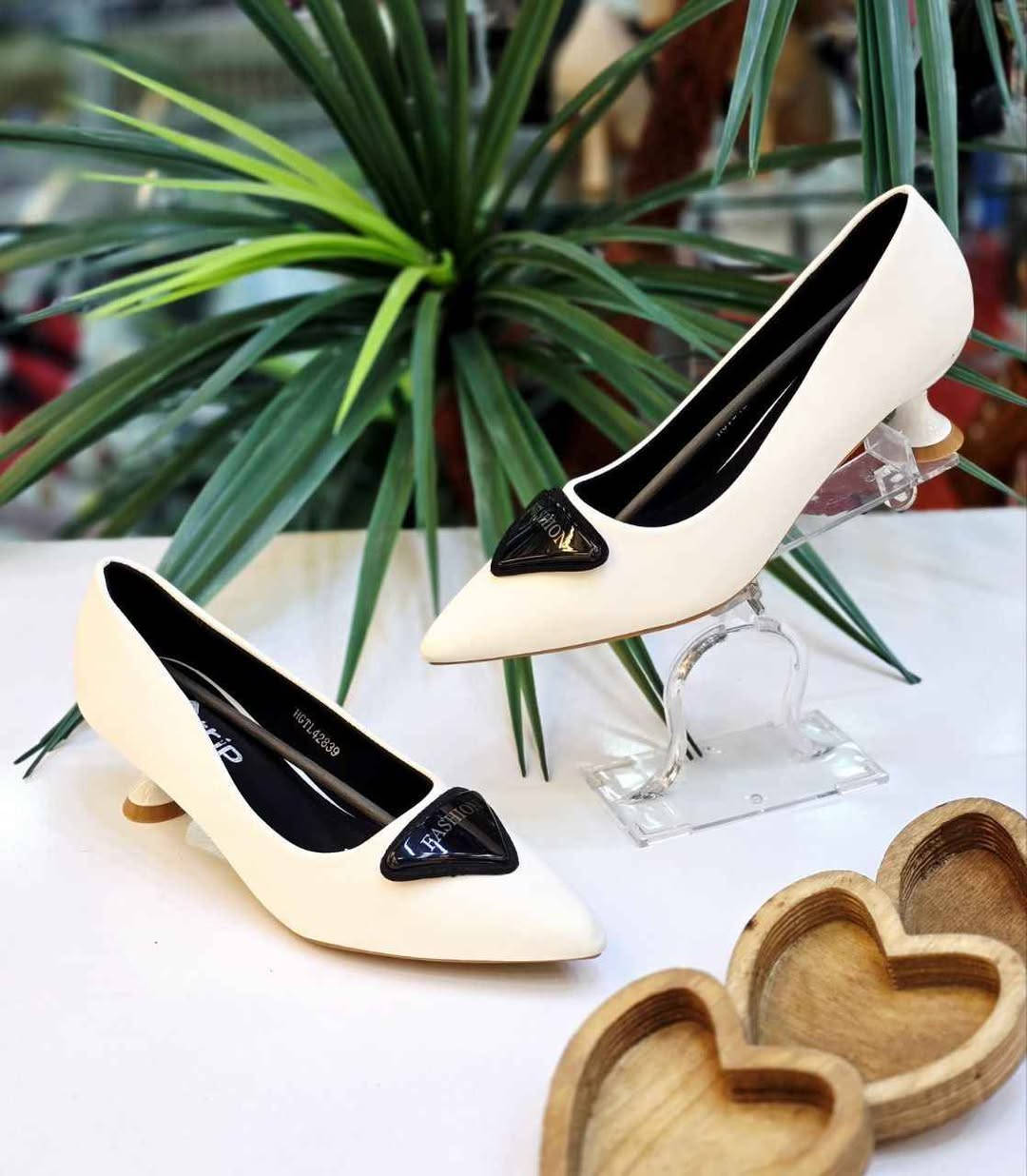 كعب ارتفاع 3 سم

37-38-39-40-41 بغداد, العراق


**إذا كنت صاحب هذا الإعلان وتريد حذفه لأي سبب، رجاءا أرسل رسالة إلى الدعم الفني**