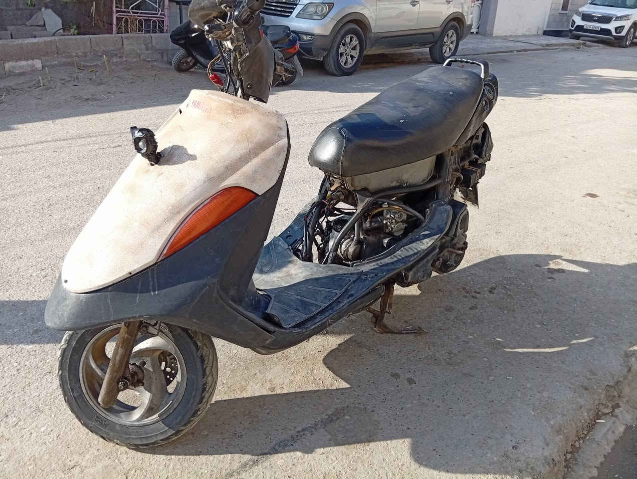 للبيع دراجه فراشه كامله مكمله نقصها بس كفرات انكر سلف وين ميعجبك اطلع بيها انطي ضمان بال مكينه سنه حلوه وماتعوبه العنوان بعقوبه التحرير السعر 225
***********
