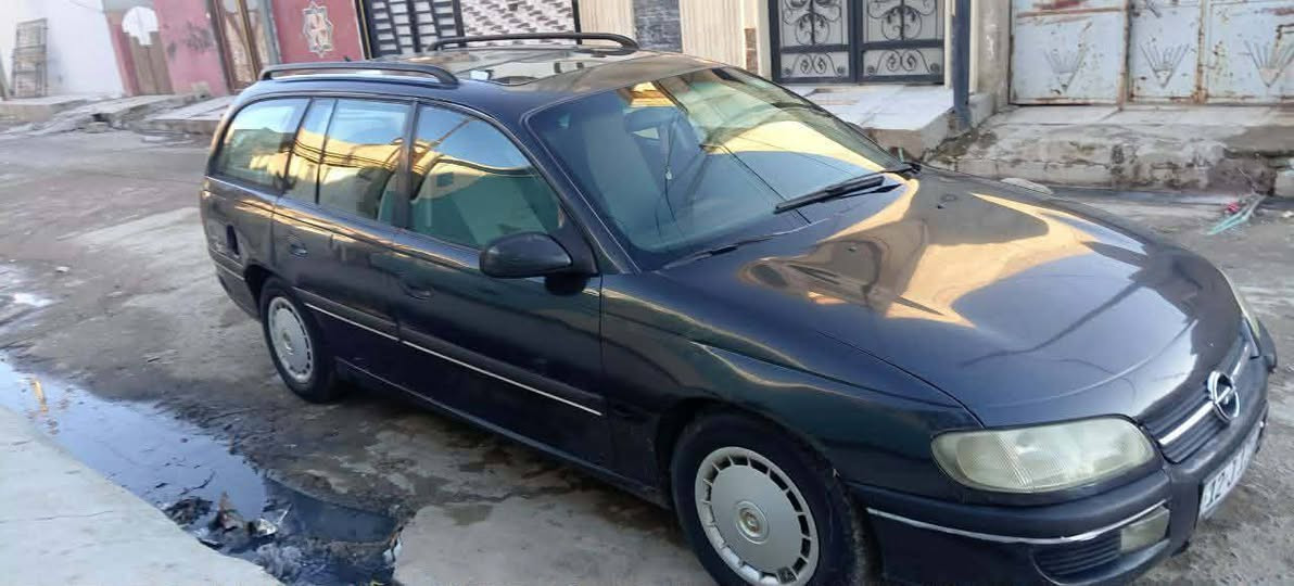 السلام عليكم رمضان كريم عندي سياره للبيع اوبل اوميكا بزون حجم 20 كير اوتوماتيك سياره ما بيها قطعه صبغ السياره موجوده موصل حي الانتصار تبريد بيا بس عاطل رقم سنويه جديد موديل 96 سعر 48 وبيها مجال *********** رقم الهاتف ***********
