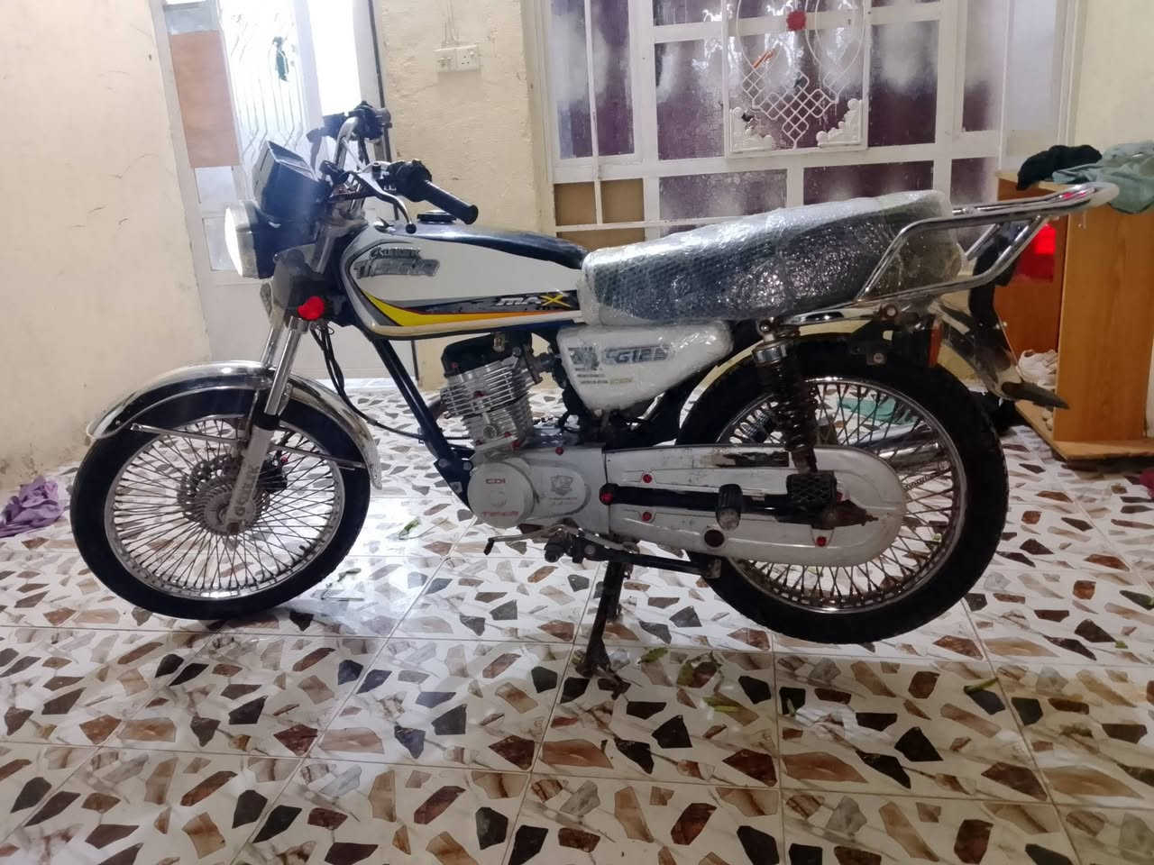 السلام عليكم  
دراجه للبيع تايكر سونك   موديل 2022.اوراق كامله دراجه جاهزه ونضيفه الاستفسار ***********.   العنوان بابل................
