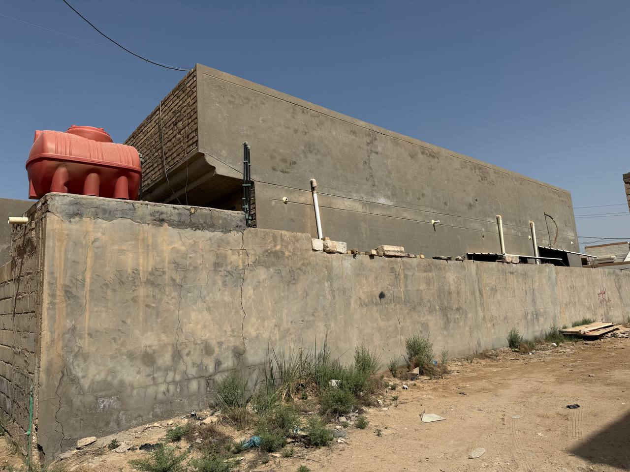 دار للبيع طابو صرف

طويريج حي الجمعية – قرب مدرسة نبع المعرفة

نهاية الشارع الوسطي ثالث قطعة عن الشارع

المساحة 250 م

ممرات حول الدار

بناء حديث طابق واحد استقبال و صالة و مطبخ و صحيات خارجية و داخلية  و غرفتين نوم

الأرضية مرمر و  الهزارة سيراميك

للاستفسار الاتصال على الرقم

***********
