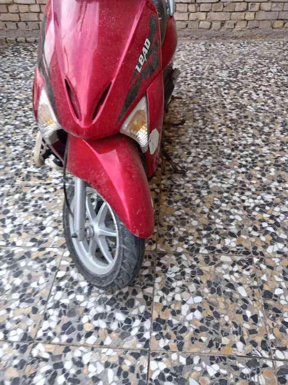 سلام عليكم 
دراجه LeAD. للبيع 
شغاله سلف هنرد كهربائيات كله شغال 
السعر خاص 
مكاني المجر الكبير 
***********. سجاد
