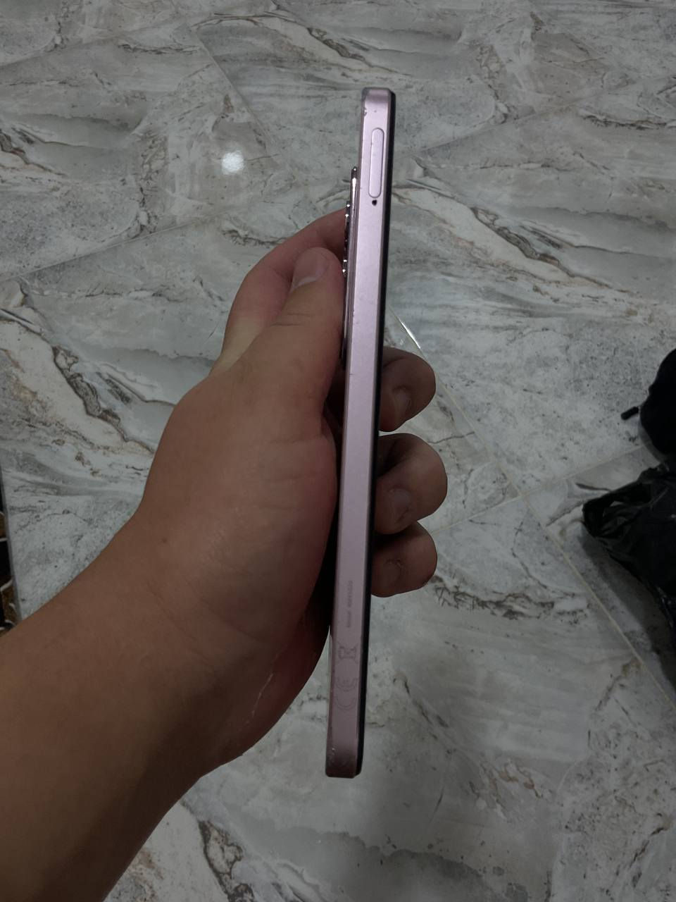 ريلمي c75x فول موصفات 256 ذاكره ما صارلو 3 اشهر بل بكايت مع كامل غراضه سعر 185(***********)

