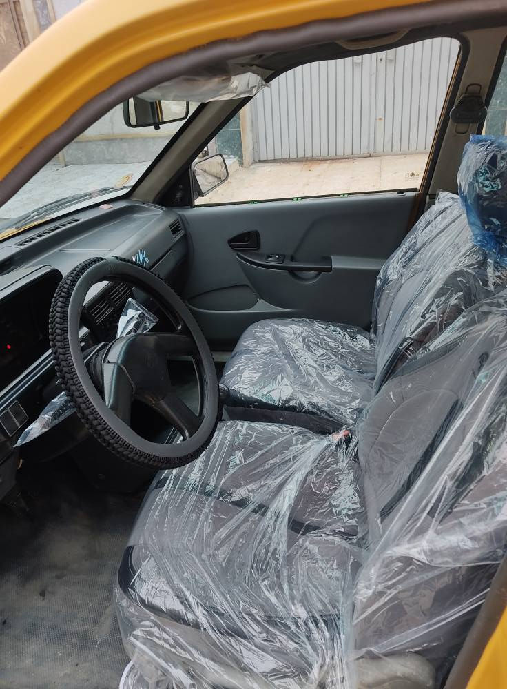 سلام عليكم اخوان سايبه 2009 محرك كير شرط صارله يومين من عمرته رايمن غرفه جديدي كوبون بانزين هيه مصفره السياره كامله مكمله مابيه نقص السعر 25 وبيه مجال 
الرقم ***********
